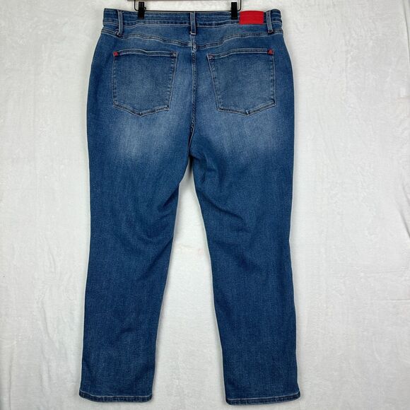 Judy Blue High Rise Boyfriend Fit Jeans Size 22W Medium Wash Non Distressed - Picture 2 of 5